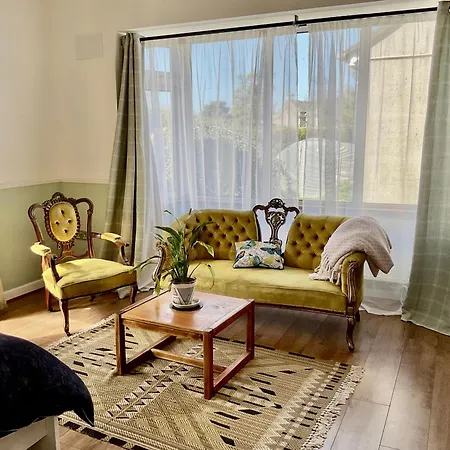 ゲストハウス Dominics